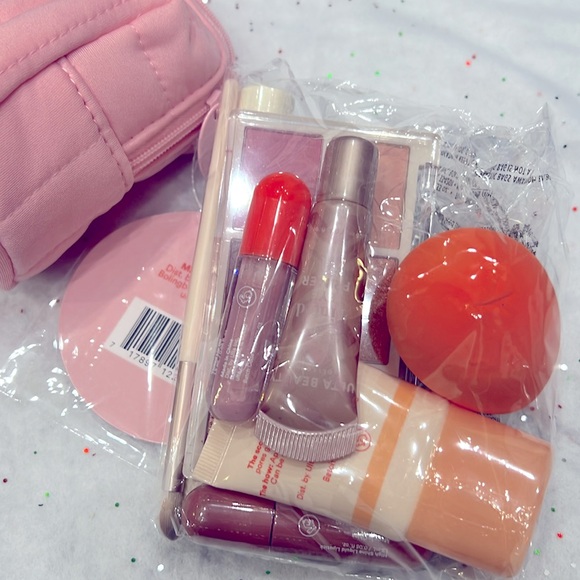 NWT ULTA Beauty Collection Bundle- - Picture 4 of 4